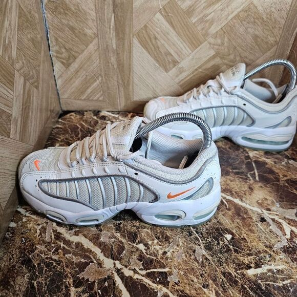 Nike women's Air Max Tail Wind white running training shoes size 7.5. - Picture 5 of 11